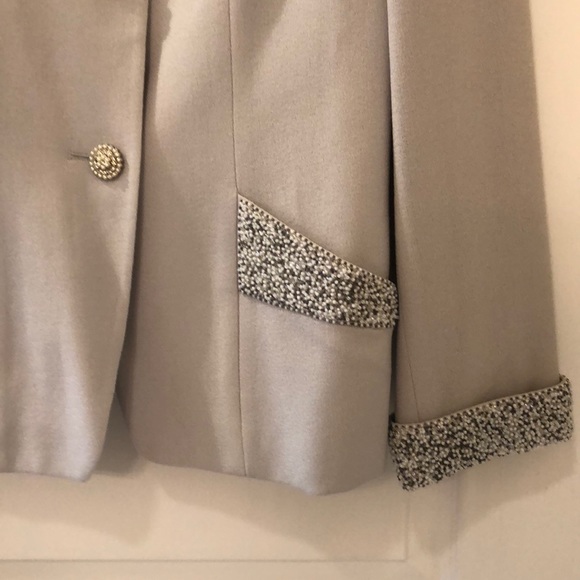 Albert Nipon jacket and skirt set - Picture 5 of 7